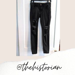 American Eagle Low Rise Black Distressed Jegging
